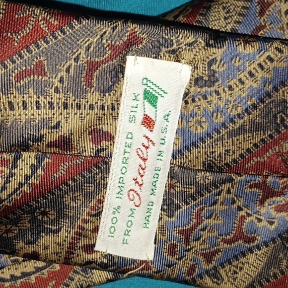 VGUC - 100% Imported Silk Tie - Handmade In The U.S.A. - Picture 10 of 10